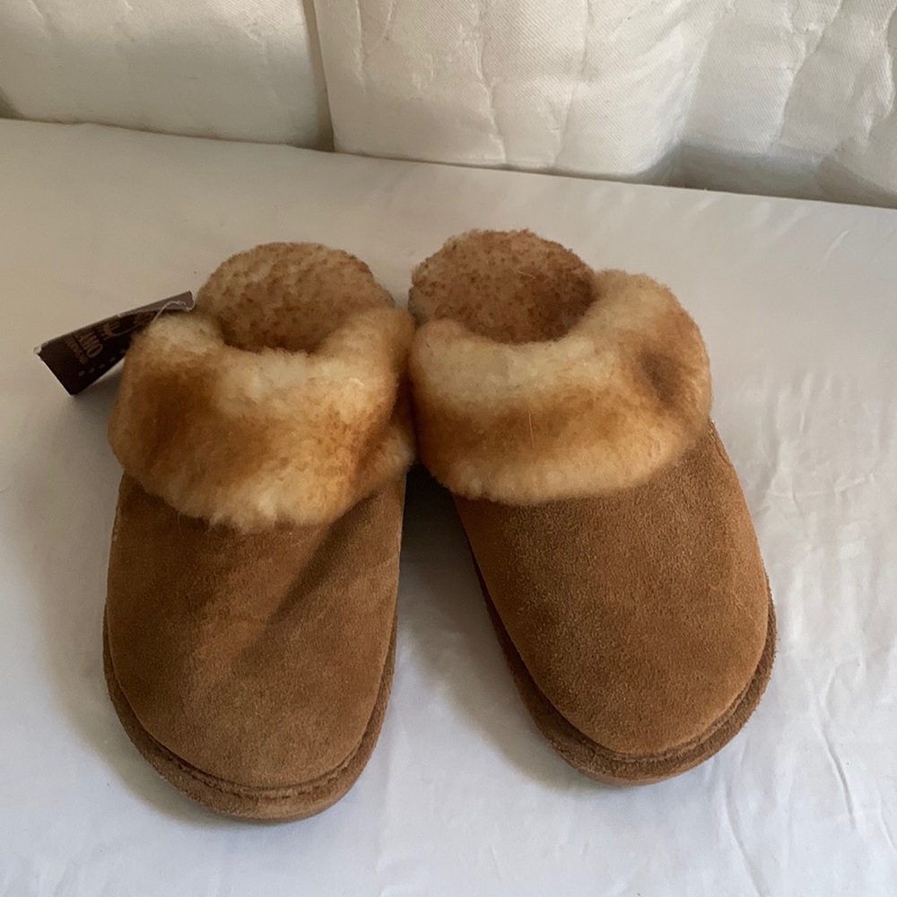 Lamo Company Shearling Fur Slippers Size S